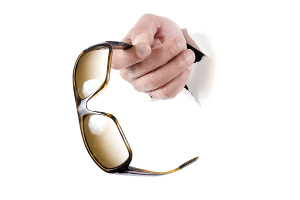 Hand med solglasögon — Stockfoto
