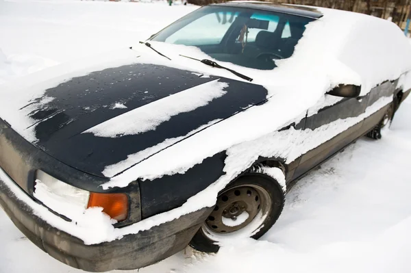 Зима Місті Автомобіль Під Снігом — стокове фото
