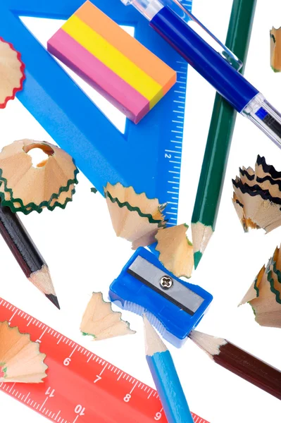 Rasoirs au crayon avec montage scolaire gros plan — Photo