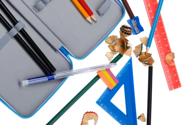 Afeitados a lápiz con herramienta escolar macro —  Fotos de Stock