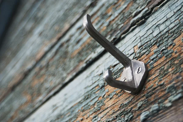 Старый алюминиевый крючок — стоковое фото