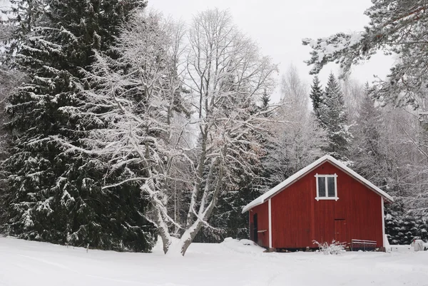Αγροτική Χειμερινό Τοπίο Κόκκινο Υπόστεγο Στη Φινλανδία — Φωτογραφία Αρχείου