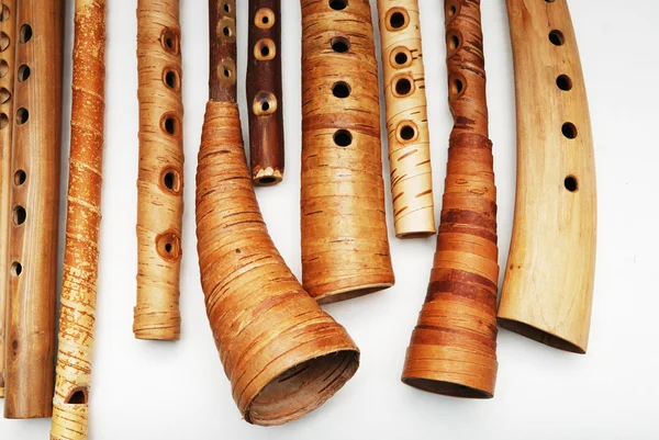Instrumentos Folclóricos Sopro Madeira Antigos Branco — Fotografia de Stock