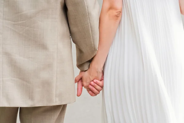 Young Lovers Couple Holding Hands — Stock Photo, Image