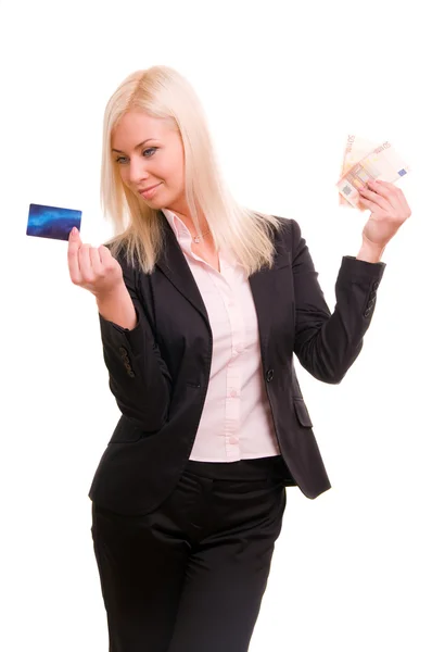 Biznes kobieta z karty kredytowej i środków pieniężnych w dłoni — Zdjęcie stockowe