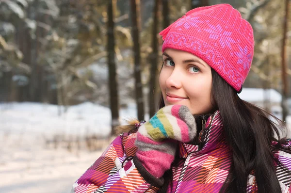 Beautiful young woman outdoor in winter — Stock Photo, Image
