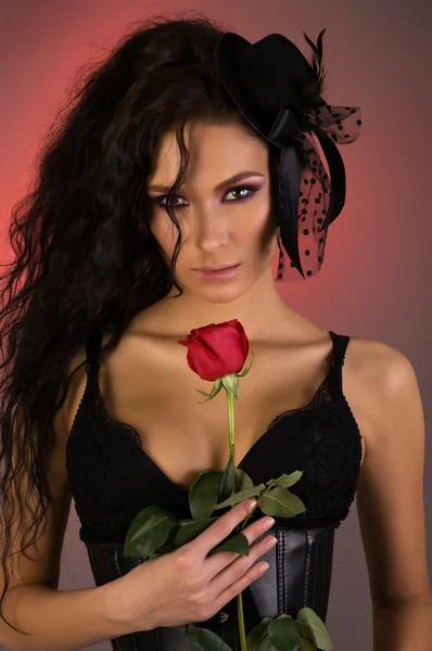 Portrét Mladé Krásné Ženy Klobouček Růže Dlaních — Stock fotografie
