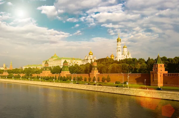 Soluppgång över Kreml, Ryssland, Moskva — Stockfoto