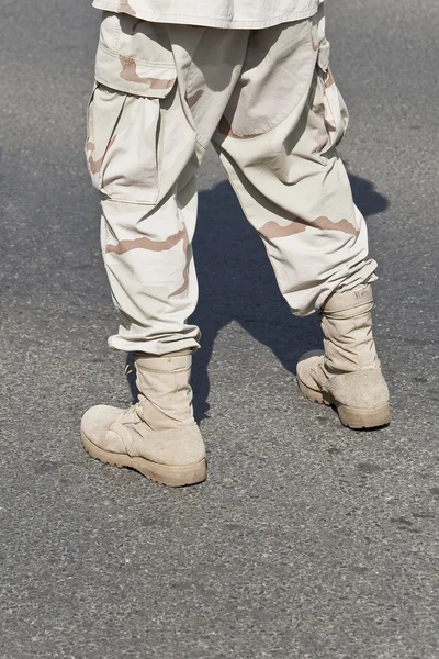 Jeden żołnierz czeka - seria armii — Zdjęcie stockowe