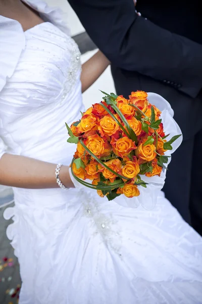 Невеста со свадебным букетом Стоковое Фото