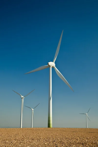 風力タービン-代替およびグリーンエネルギー源 — ストック写真