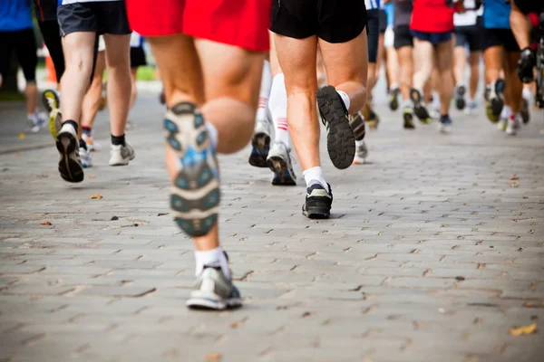Correr en maratón de la ciudad — Foto de Stock