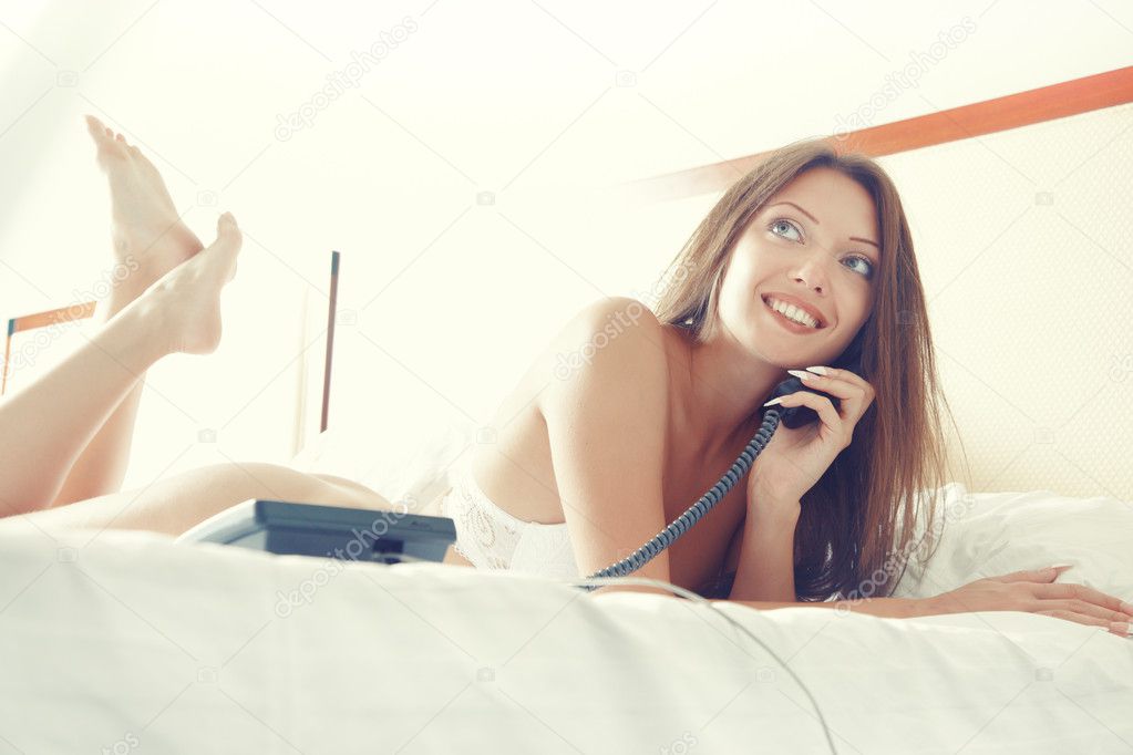 Разговаривает По Телефону Во Время Секса