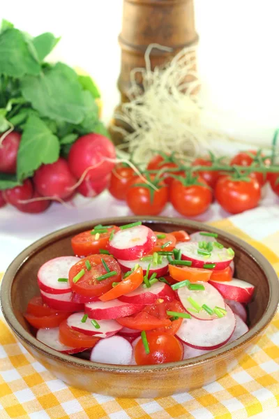 Radish and tomato salad — Stock Photo, Image