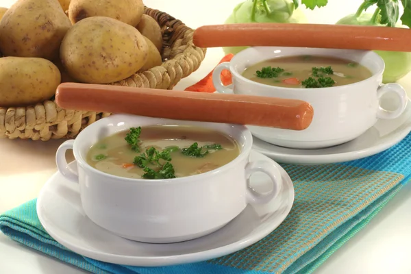 Картофельный Суп Свежей Петрушкой Сосиской — стоковое фото