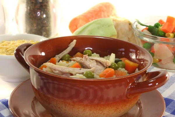 チキンと新鮮な野菜スープ チキン スープ — ストック写真
