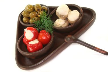zeytin, içi doldurulmuş biber ve mantar