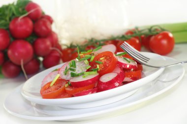 turp ve domates salatası