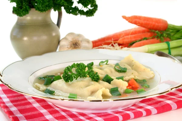 Una Zuppa Quadrati Pasta Con Verdure Fresche Prezzemolo — Foto Stock