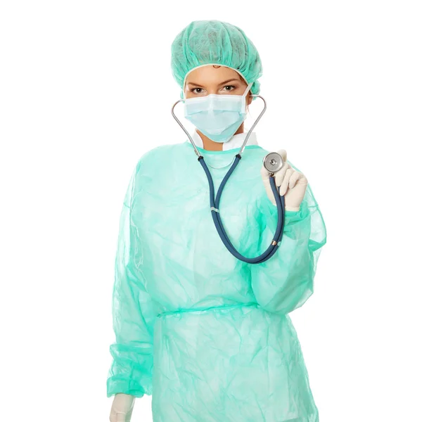 Sthetoscope 白色上孤立的女外科医生 — 图库照片