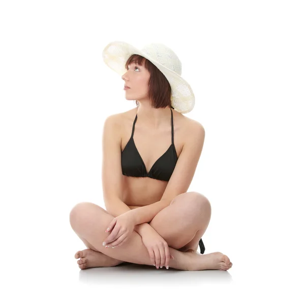Yaz Teen Kız Bikini Beyaz Arka Plan Üzerinde Izole Şapka — Stok fotoğraf