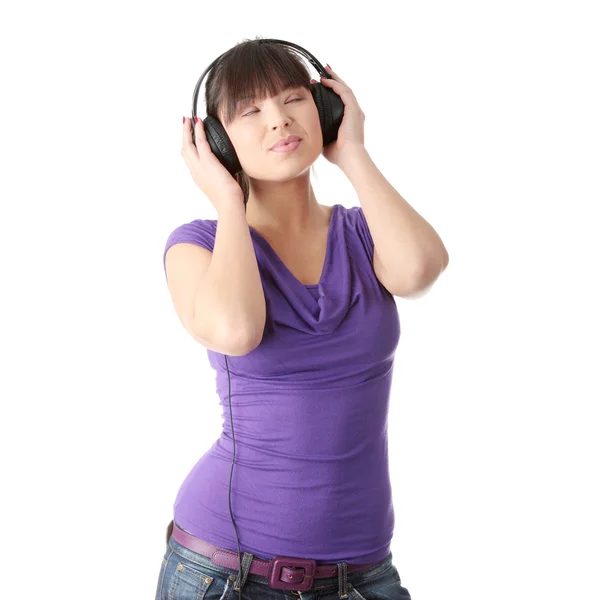 Fiatal Gyönyörű Boldog Nők Zenét Hallgatnak Fülhallgatóban — Stock Fotó