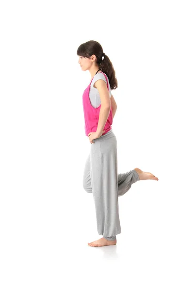 Adolescente mujer formación yoga —  Fotos de Stock