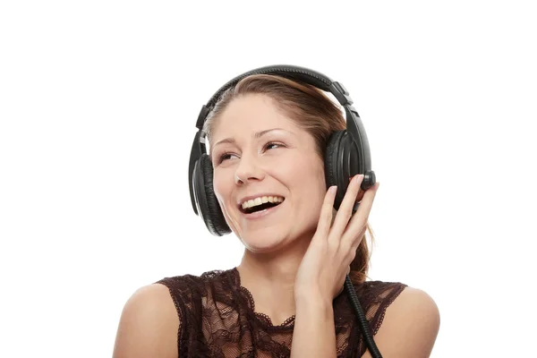 Слухаючи Музику Молода Кавказька Красива Жінка Навушниками Ізольована Білому Тлі — стокове фото
