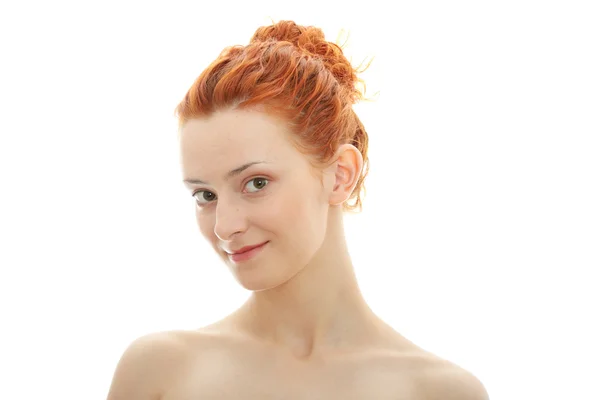 Güzel Genç Redhead Portre Üzerinde Beyaz Izole — Stok fotoğraf