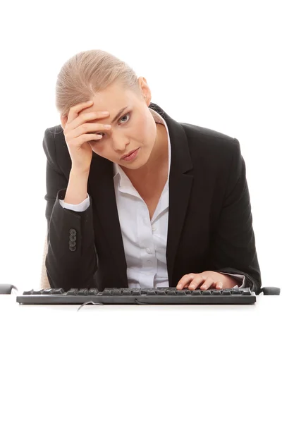 Gelangweilte Geschäftsfrau Die Arbeitet Isoliert Auf Weißem Hintergrund — Stockfoto