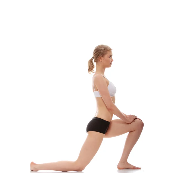 Jeune Femme Faisant Exercice Yoga Isolé Sur Fond Blanc — Photo