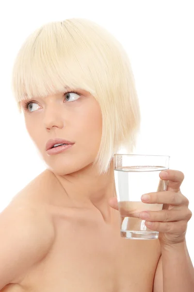 Atractiva Mujer Caucásica Bebiendo Agua Vidrio —  Fotos de Stock