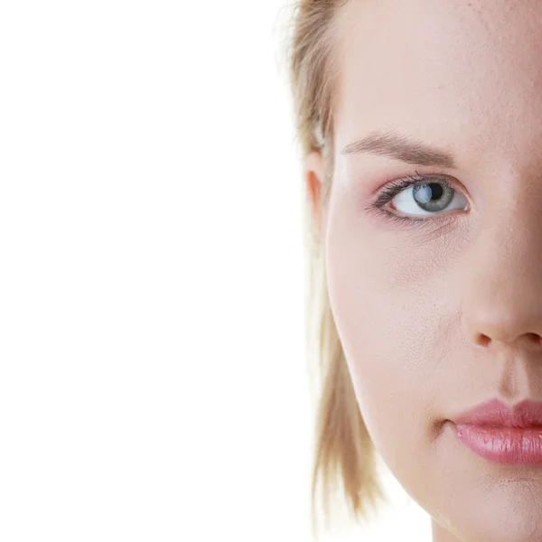 Casual jonge vrouw gezicht close-up — Stockfoto