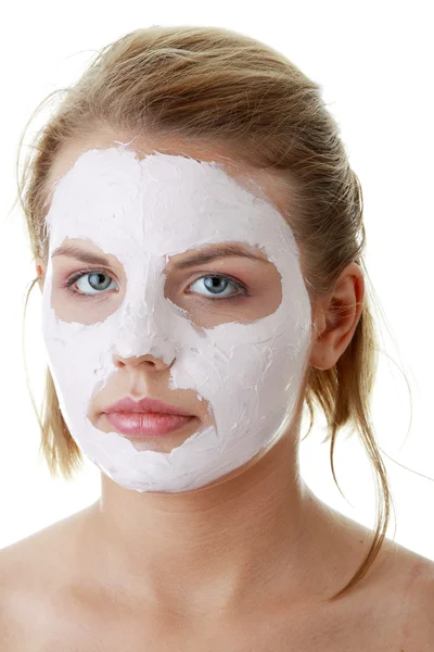 Kosmetikmaske Aus Ton Auf Dem Jungen Weiblichen Gesicht — Stockfoto