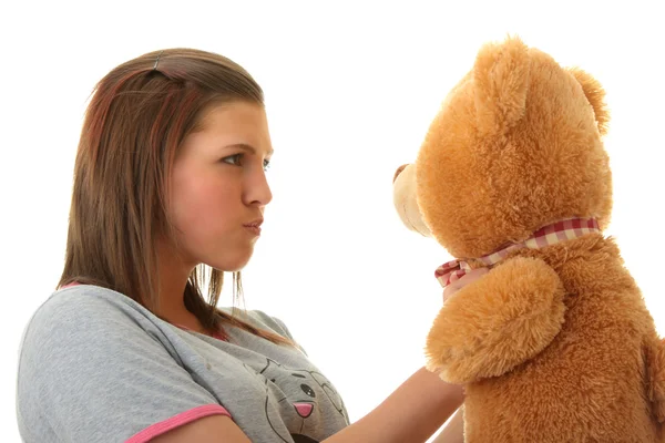 Hermosa adolescente sosteniendo un oso de peluche — Foto de Stock
