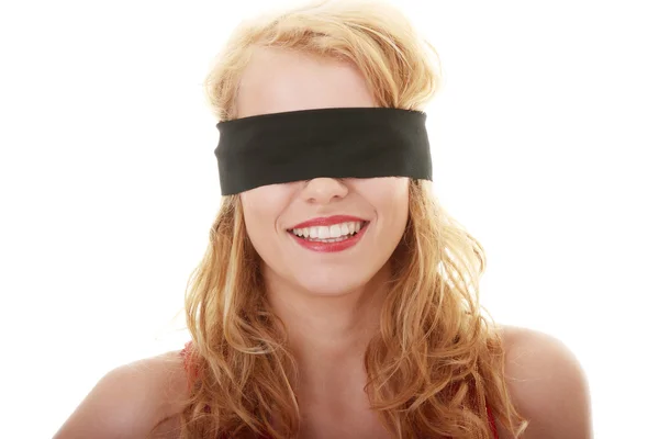 Giovane donna con gli occhi coperti — Foto Stock