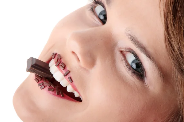 Adolescente Chica Comer Chocolate Aislado —  Fotos de Stock