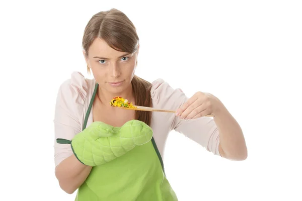 Młoda Kobieta Gotowanie Jedzenie Białym Tle — Zdjęcie stockowe