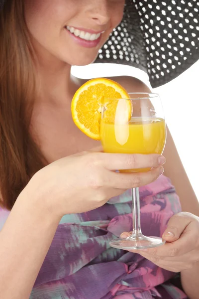 Foto Una Hermosa Mujer Sosteniendo Cóctel Naranja Aislado Blanco —  Fotos de Stock