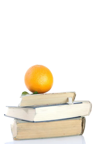 白で隔離される書籍にオレンジ — ストック写真