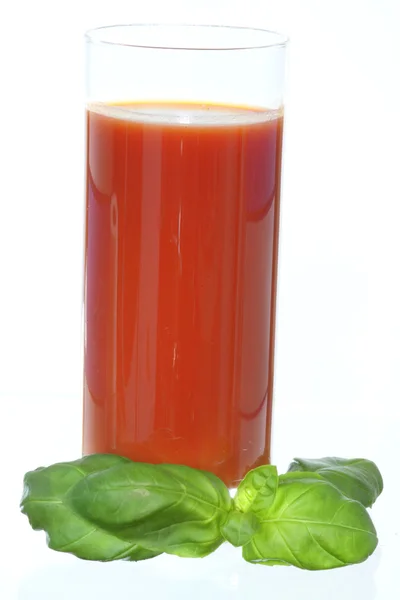 孤立在白色背景上的番茄汁 — 图库照片