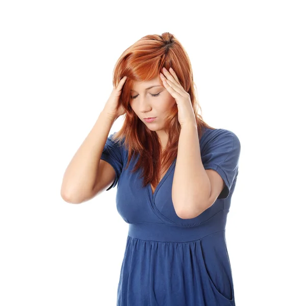 Kadın eline kafaya holding baş ağrısı ile — Stok fotoğraf