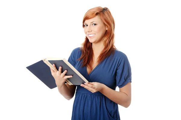 若い学生の女性の読書 白い背景で隔離 — ストック写真