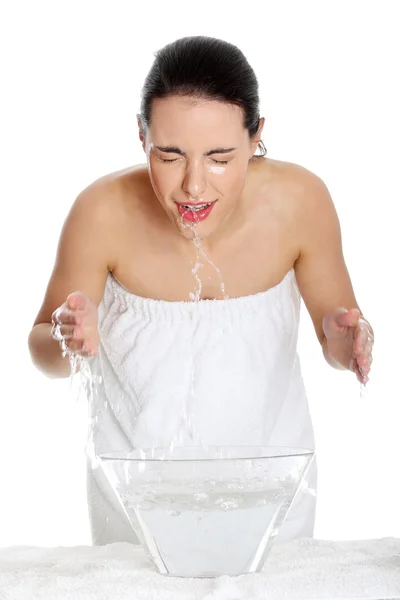 Mujer Joven Lavándose Cara Con Agua Clara Aislada Blanco —  Fotos de Stock