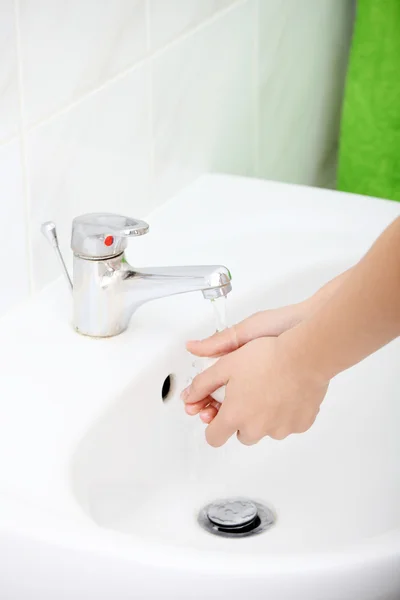 Young Caucasian Woman Washing Hands Bathroom — Stock Photo, Image