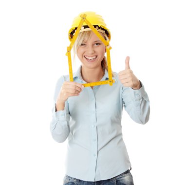 ev modeli ile genç iş kadını