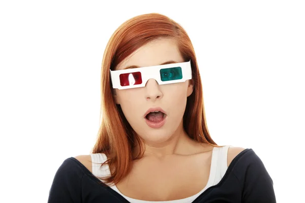 Kvinna i 3D-biografglasögon — Stockfoto