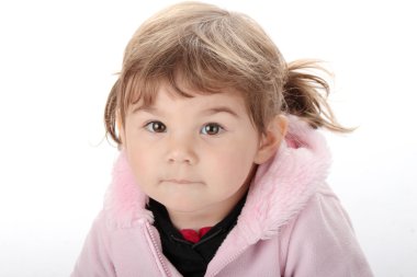 2 yaşında bir kız portresi