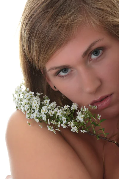 Mulher bonita com flores isoladas no fundo branco — Fotografia de Stock