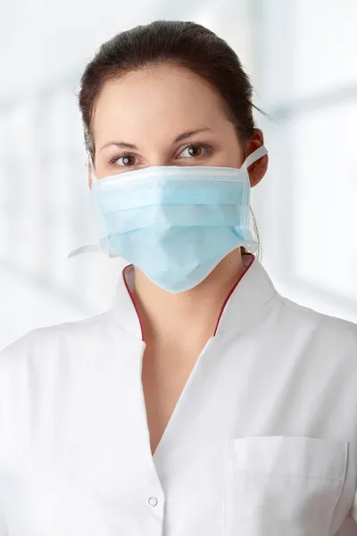 Концепция AH1N1 - молодая медсестра — стоковое фото